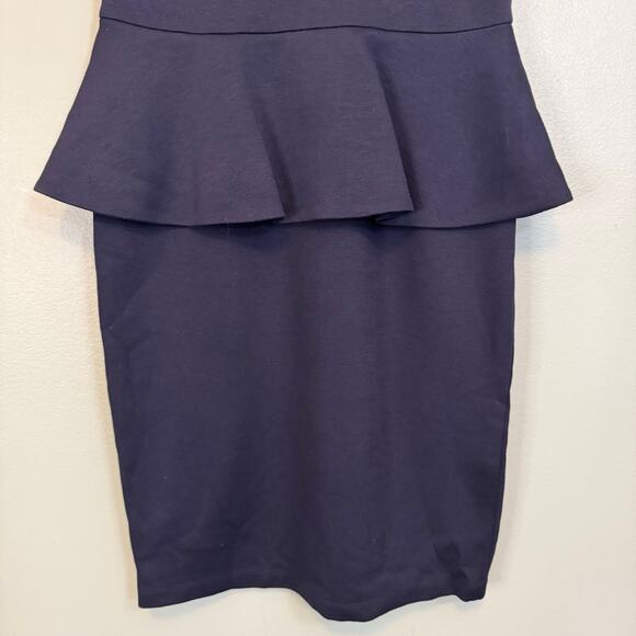 Alice + Olivia Sheath Mini Dress 8 Navy Blue Knit Peplum Employed Cap Sleeves - Picture 3 of 8